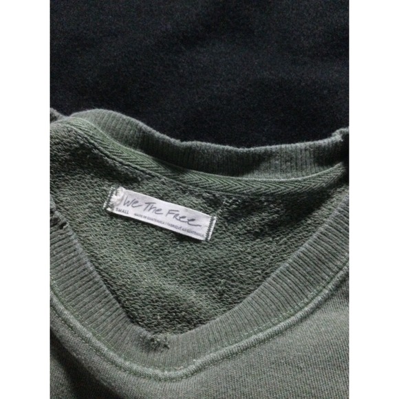 We The Free Distressed Sweatshirt Green Raw Hem Long Sleeve Casual Women Sz M - Picture 11 of 14